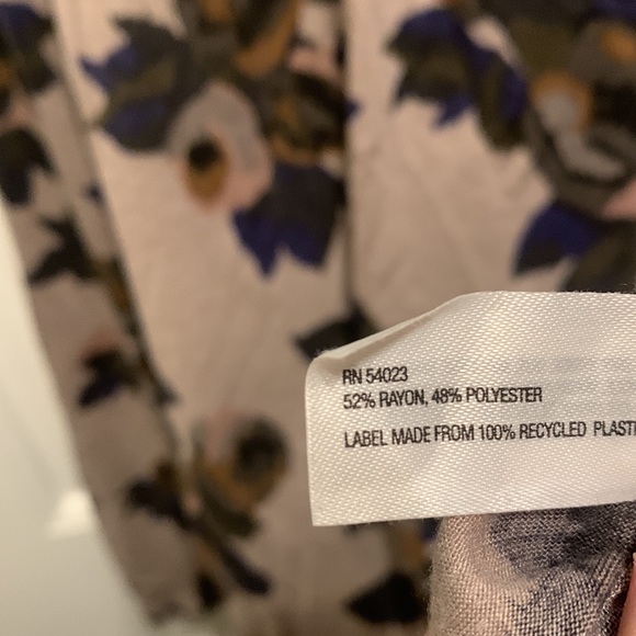 Gap high low floral long sleeve - Picture 5 of 5